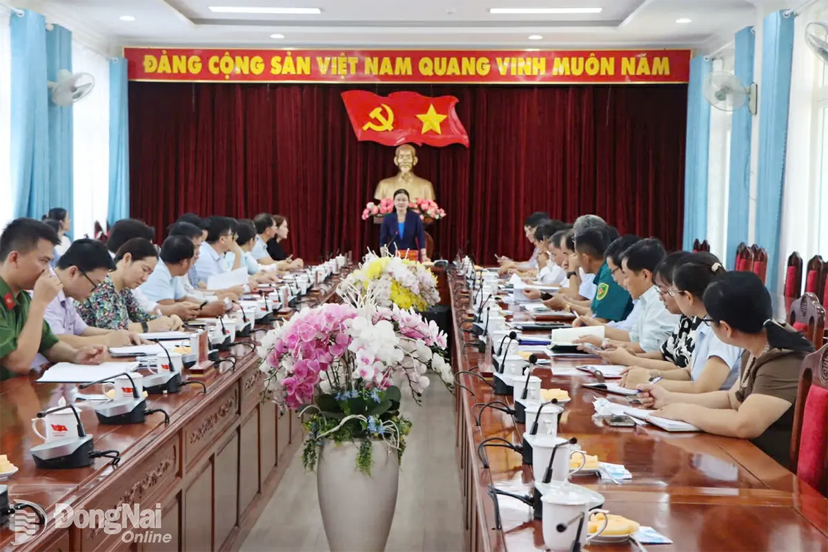 Ủy viên dự khuyết Ban Chấp hành Trung ương Đảng, Phó Bí thư thường trực Tỉnh ủy, Chủ tịch HĐND tỉnh Tôn Ngọc Hạnh thăm và làm việc tại xã Xuân Lộc.