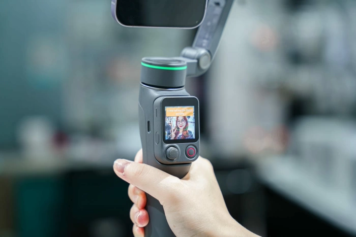 Đánh giá gimbal DJI: Chống rung có thực sự khác biệt khi quay bằng điện thoại?