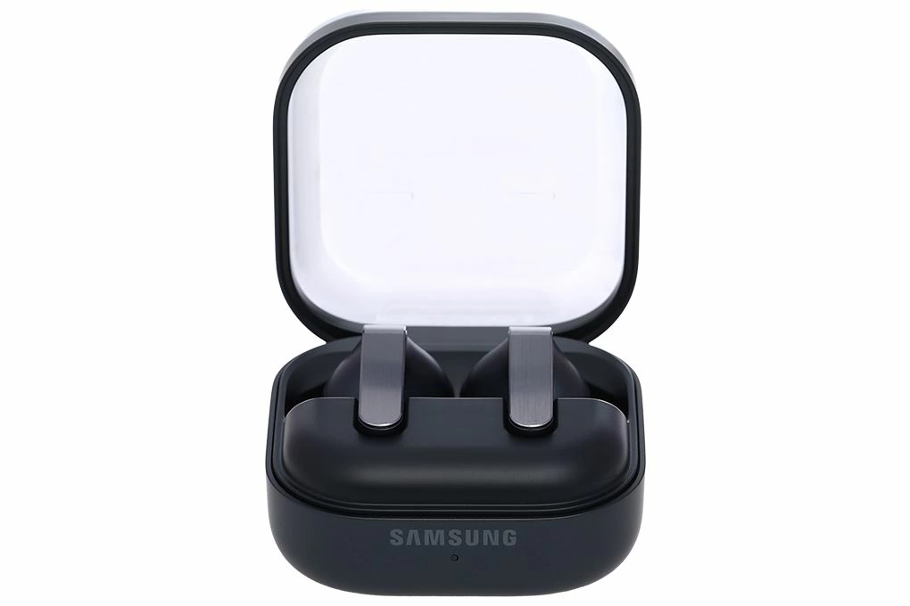 Samsung Galaxy Buds4 Pro đại diện cho xu hướng nhiều mẫu true wireless hiện nay được chú ý hơn ở khả năng hỗ trợ nghe trong môi trường ồn.