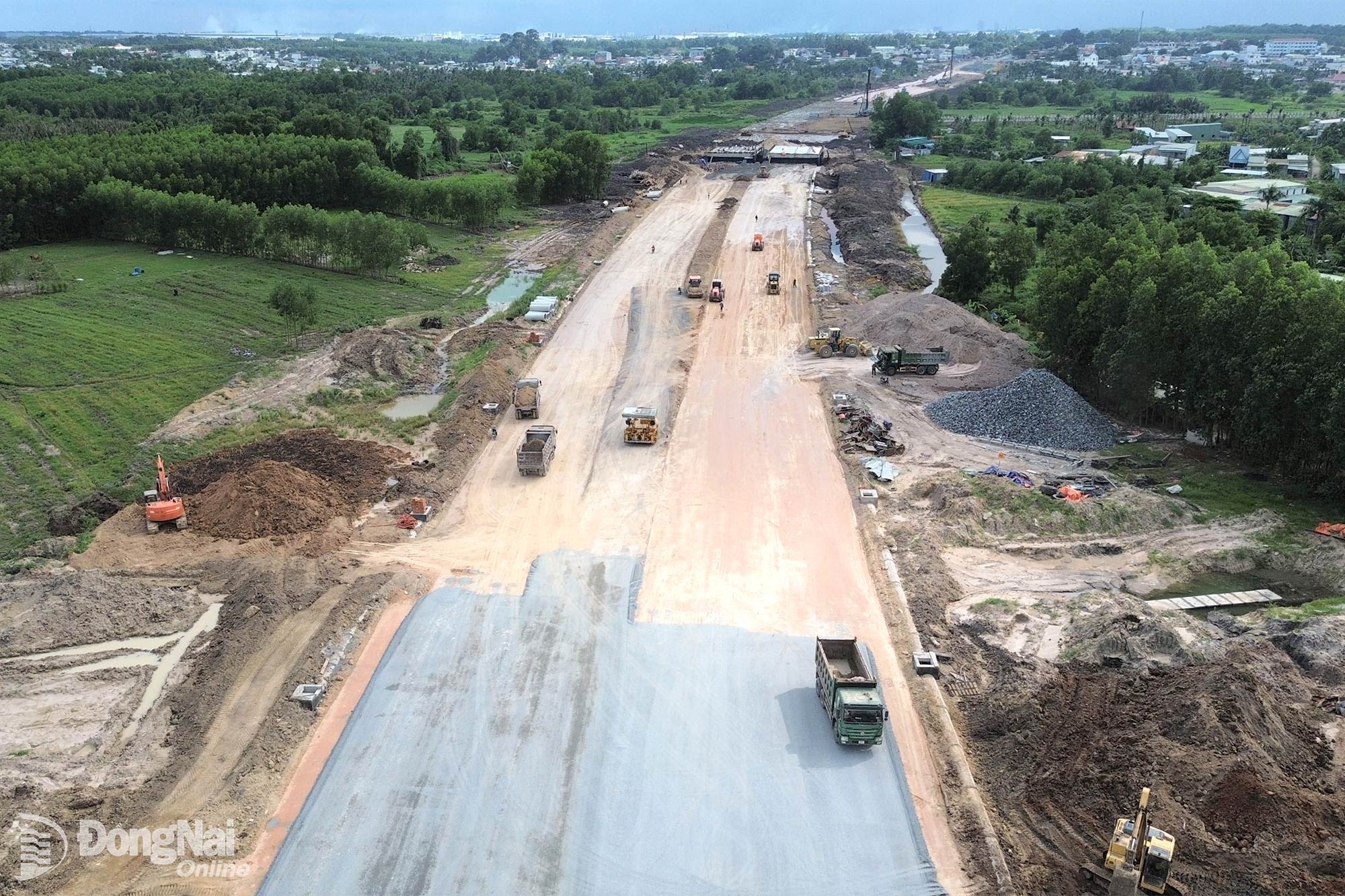 Dự án Đầu tư xây dựng đường 25C đang được đẩy nhanh tiến độ, dự kiến hoàn thành trong tháng 10-2026.