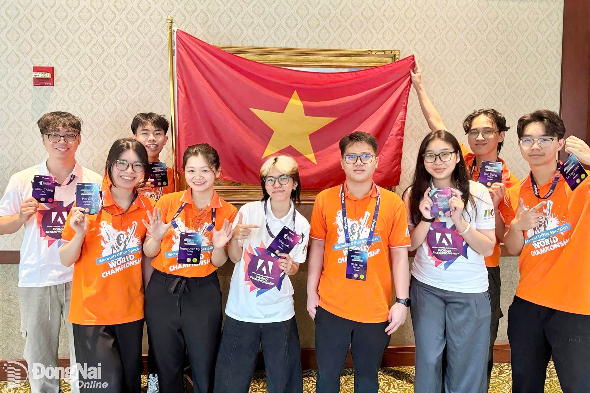Do Le Tuan Kiet (far right) alongside other Vietnamese contestants attending the competition. Photo: Dai Duong

