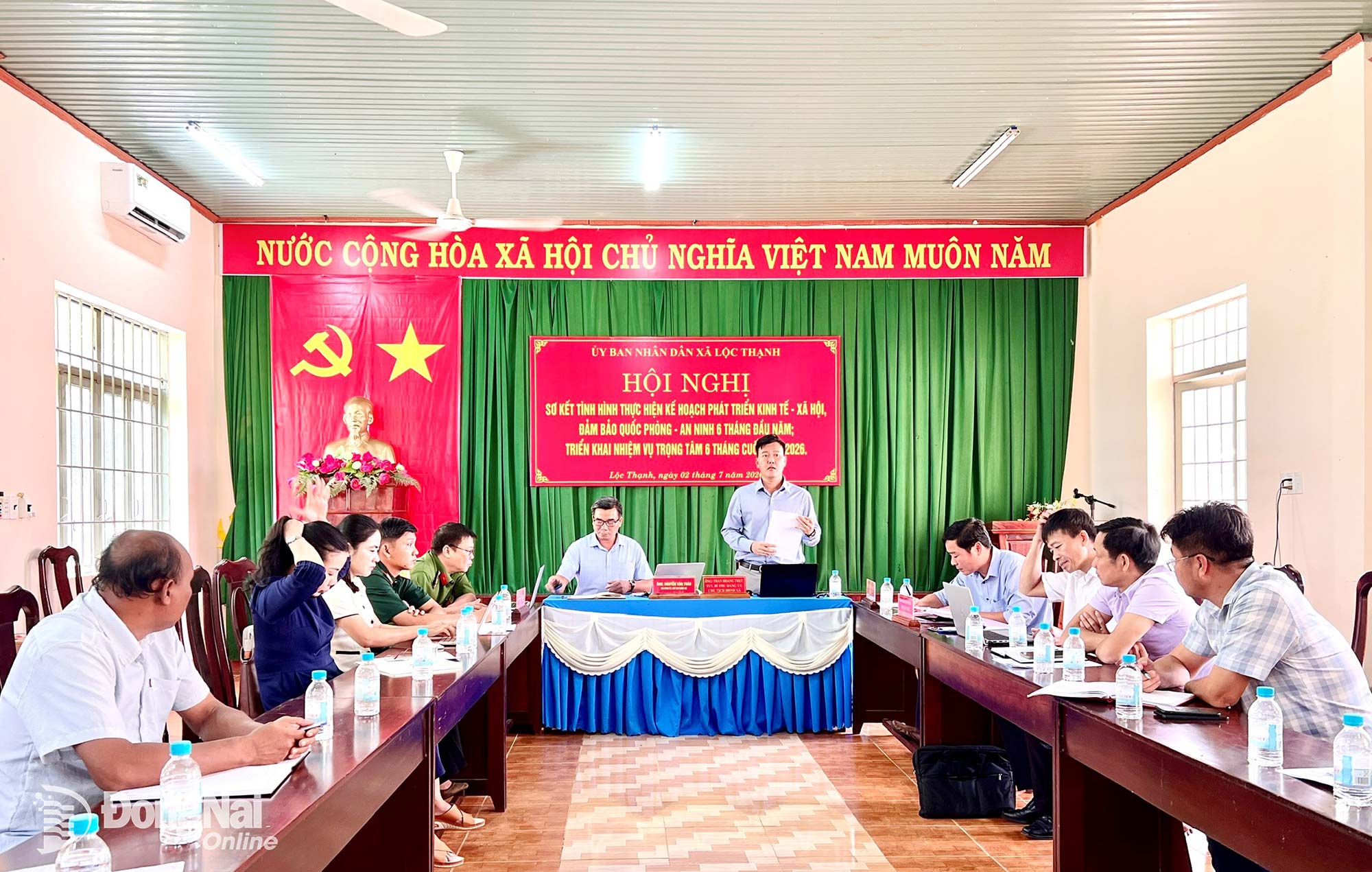 Thành ủy viên, Bí thư Đảng ủy, Chủ tịch HĐND xã Lộc Thạnh Trần Hoàng Trực phát biểu chỉ đạo tại hội nghị.