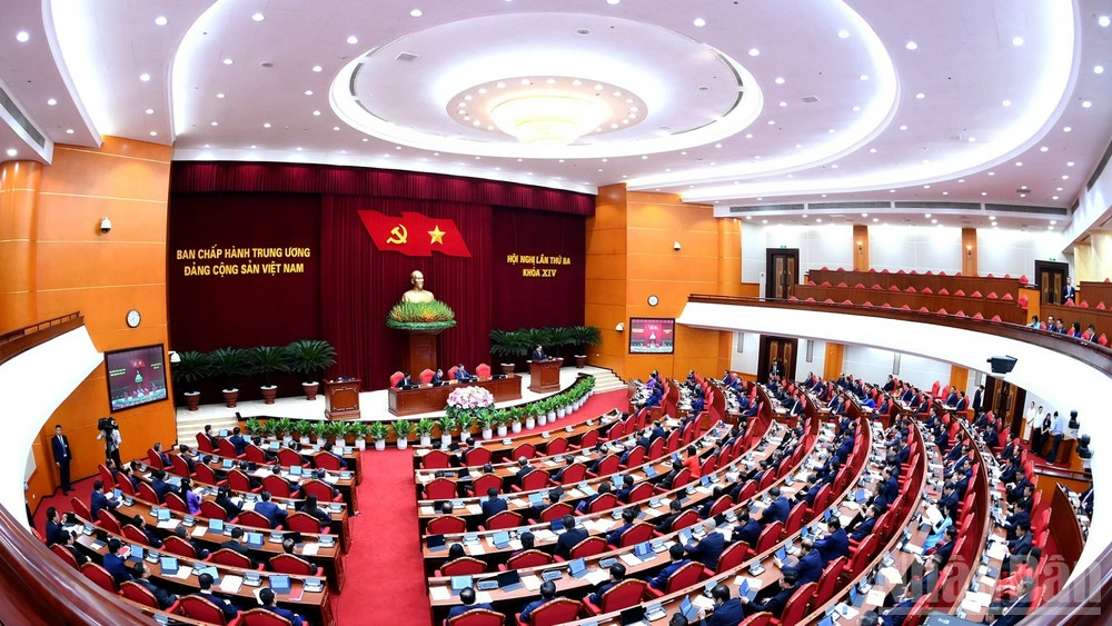 Phiên khai mạc Hội nghị lần thứ ba Ban Chấp hành Trung ương Đảng Cộng sản Việt Nam khóa XIV. Ảnh: ĐĂNG KHOA