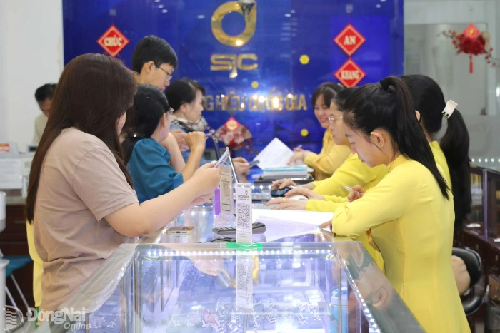 Giá vàng ‘trồi sụt’, vàng miếng SJC bán ra ở mức hơn 148 triệu đồng/lượng