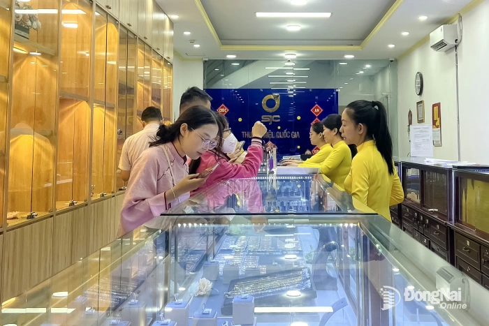 Cuối tuần, giá vàng SJC có xu hướng giảm