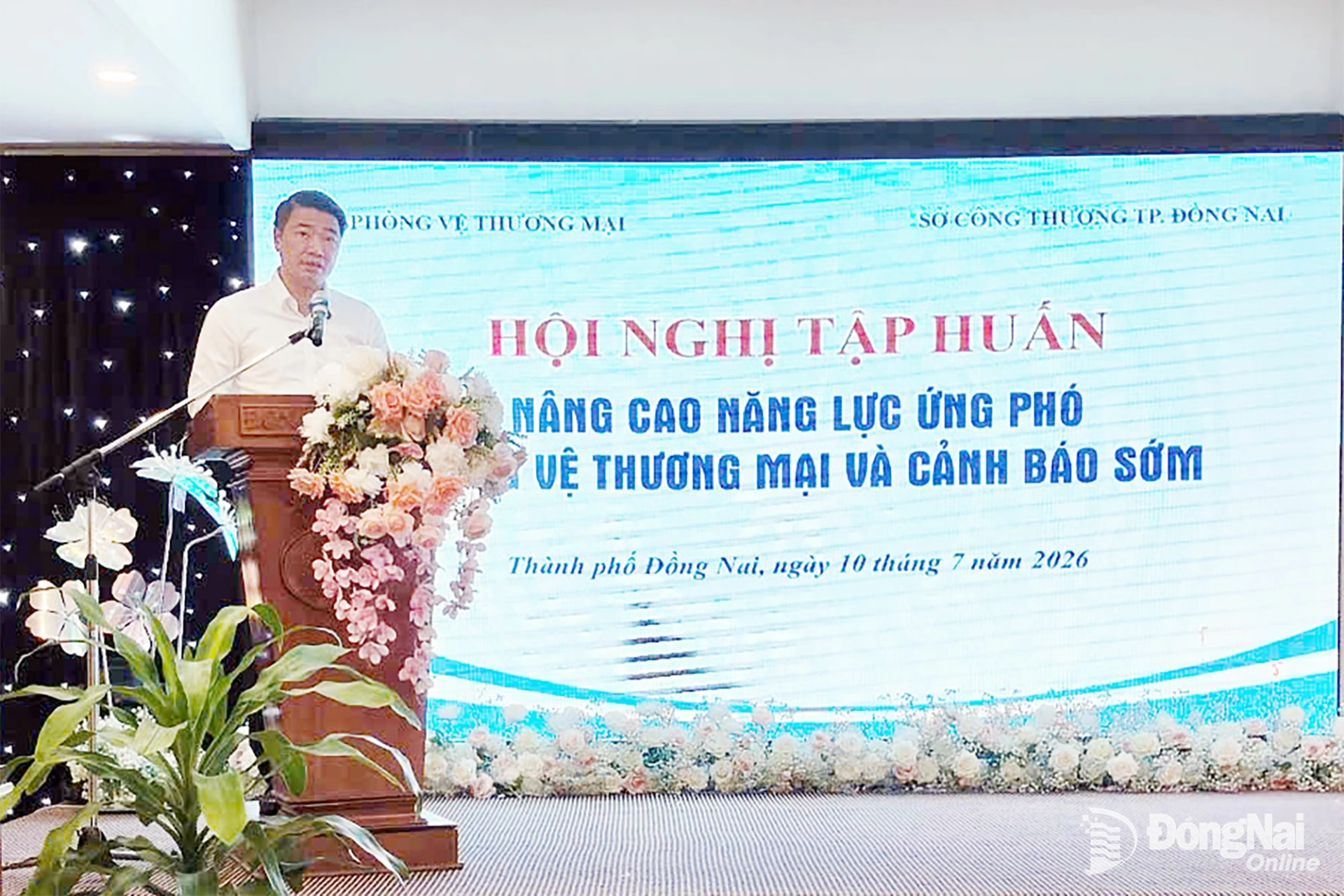 Phó Giám đốc Sở Công thương thành phố Đồng Nai Trần Dương Hùng phát biểu tại hội nghị. Ảnh: CTV