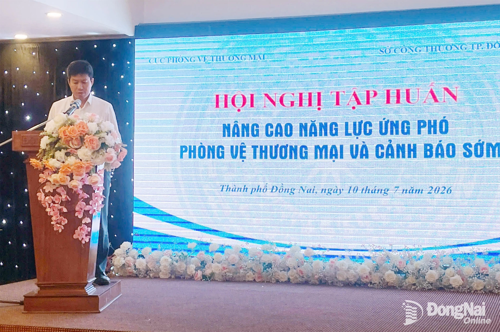 Phó Cục trưởng Cục Phòng vệ thương mại (Bộ Công thương) Chu Thắng Trung phát biểu khai mạc hội nghị. Ảnh: CTV