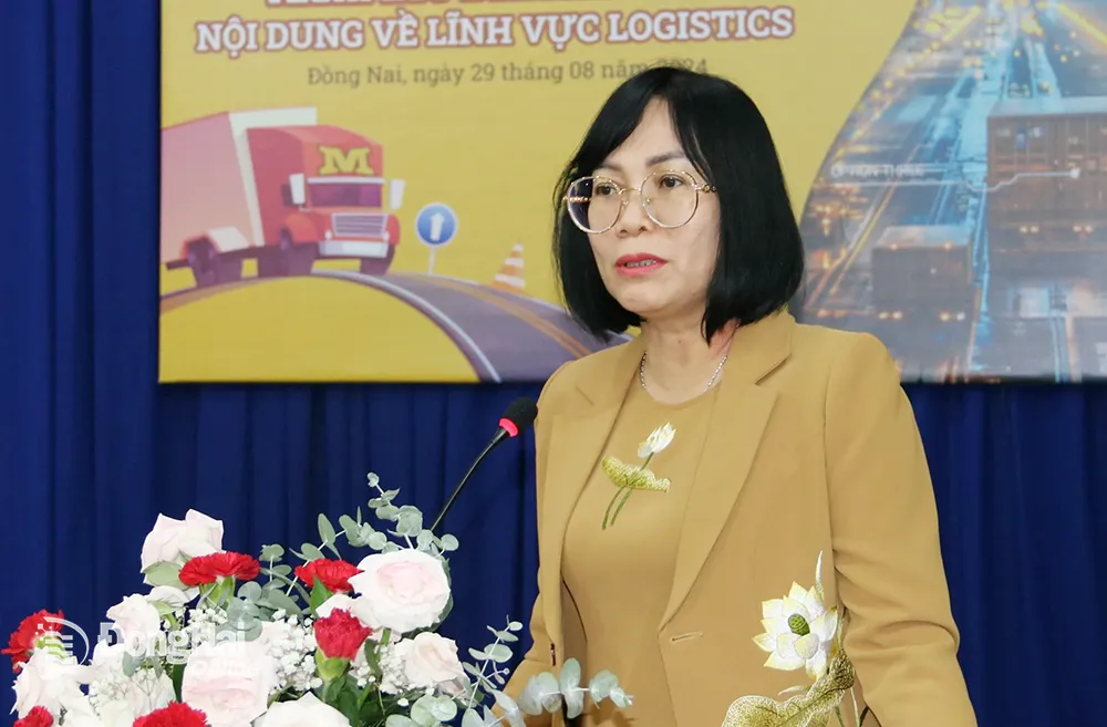 Phó chủ tịch UBND tỉnh Nguyễn Thị Hoàng phát biểu tại hội nghị. Ảnh: Vương Thế