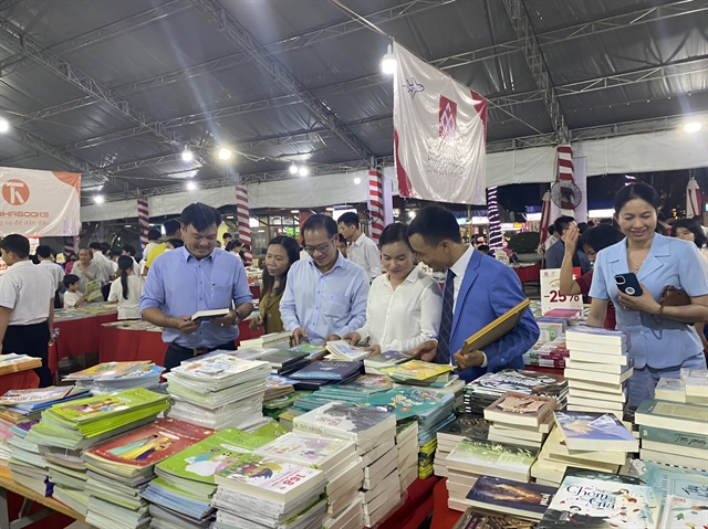 BOOK LOVERS: Readers visit the Xuyên Việt (Across the Country) Book Fair held in April in Biên Hoà City. Photo courtesy of Xuyên Việt Book Fair
