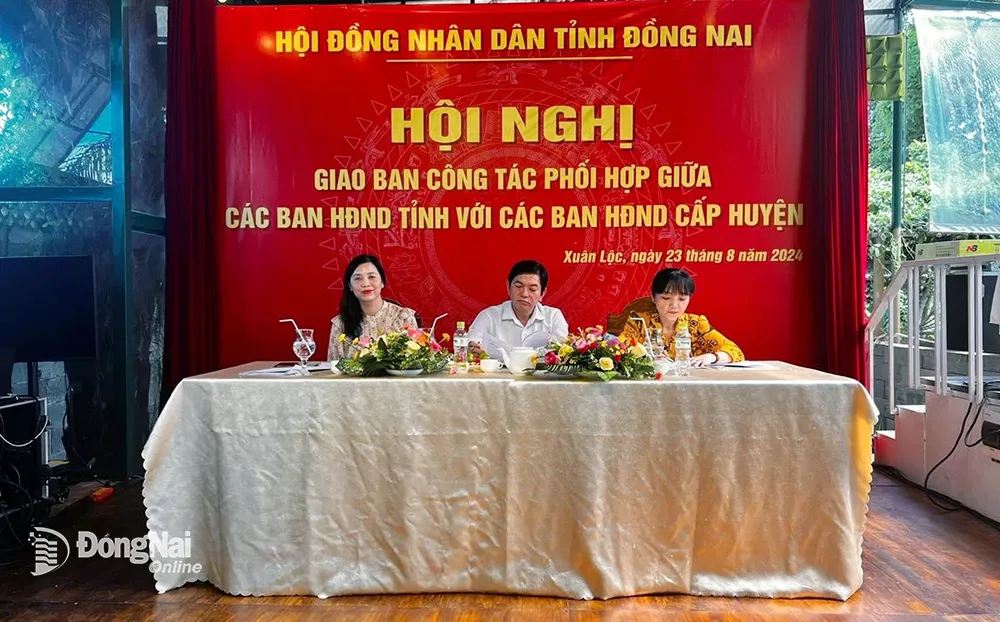 Lãnh đạo 3 ban HĐND tỉnh chủ trì hội nghị giao ban. Ảnh: HĐND tỉnh