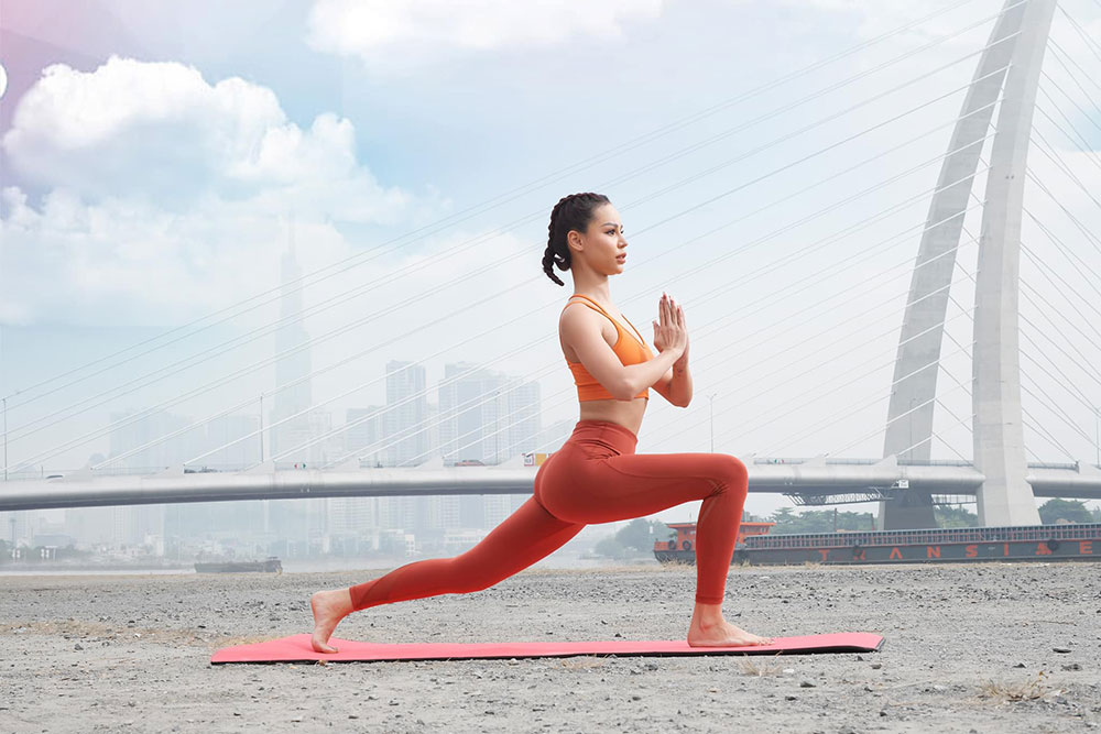 Yoga là một trong những môn Hà My yêu thích tập luyện.