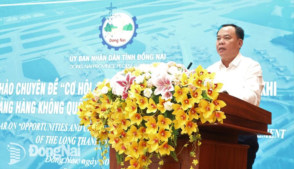 Phó bí thư Tỉnh ủy, Chủ tịch UBND tỉnh Võ Tấn Đức phát biểu khai mạc hội thảo. Ảnh: Phạm Tùng