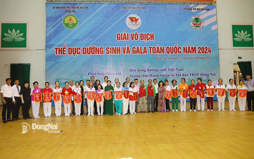 Gần 900 vận động viên dự Giải vô địch thể dục dưỡng sinh và Gala toàn quốc 2024
