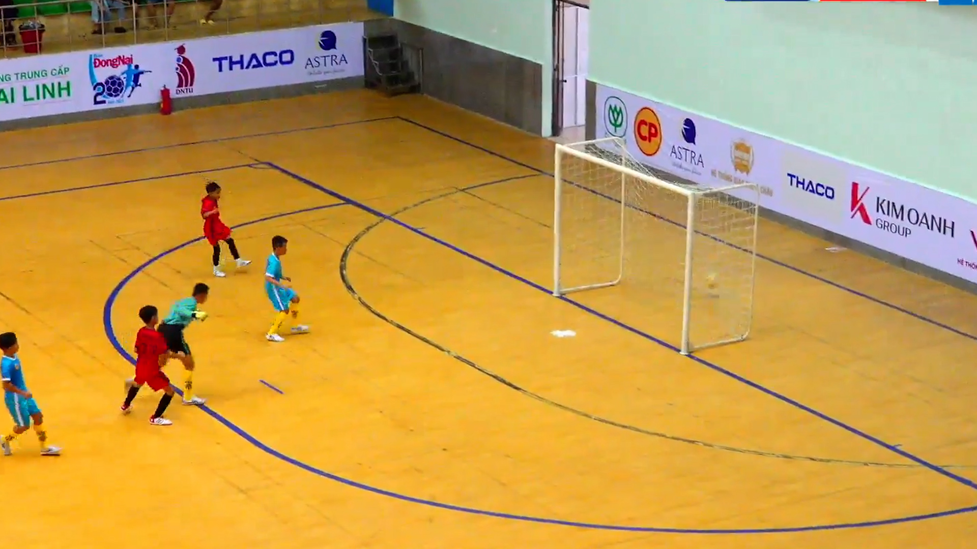 U.11 Nhơn Trạch thi đấu bùng nổ trước U.11 Tân Phú