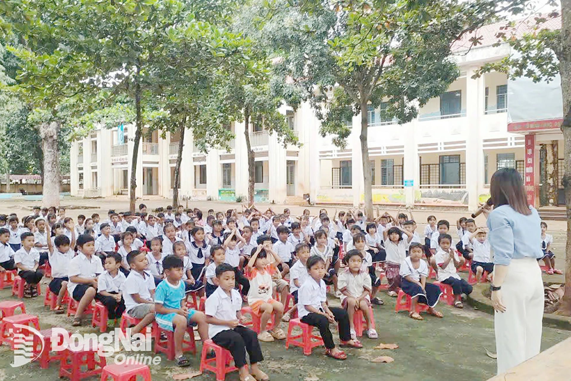 Học sinh khối lớp 1 Trường Tiểu học - THCS Lộc An (xã Lộc Ninh) trong ngày tựu trường. Ảnh: CTV