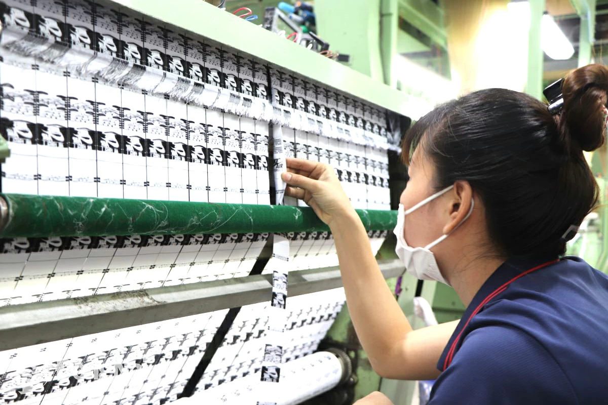 This new US tariff policy is expected to impact businesses in Dong Nai.
In the photo: A label production line at an FDI enterprise in Dong Nai. Photo: Ngoc Lien
