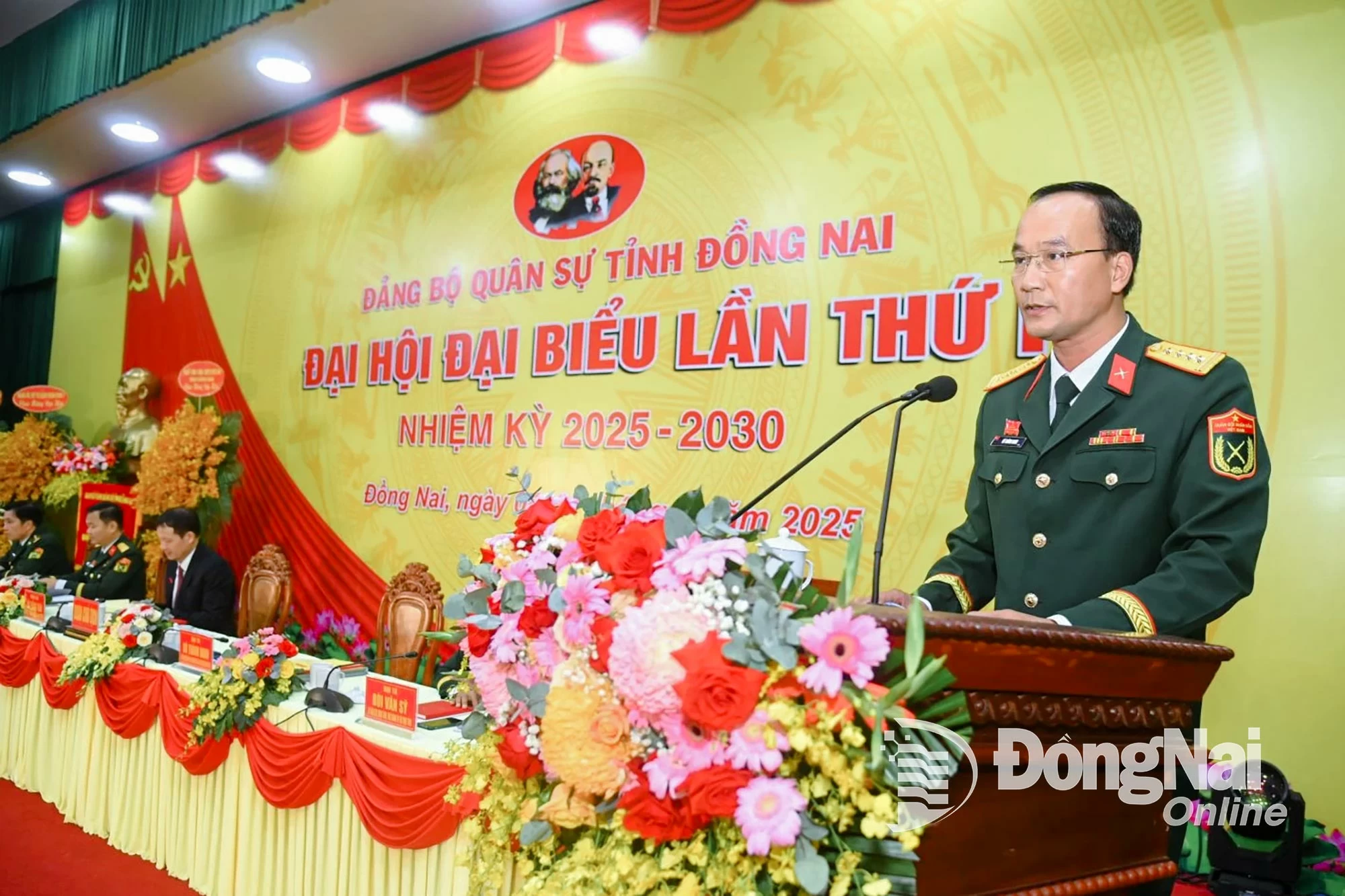 1.Colonel Vo Thanh Danh, Commander of Dong Nai Provincial Military Command, delivers the summary of discussion