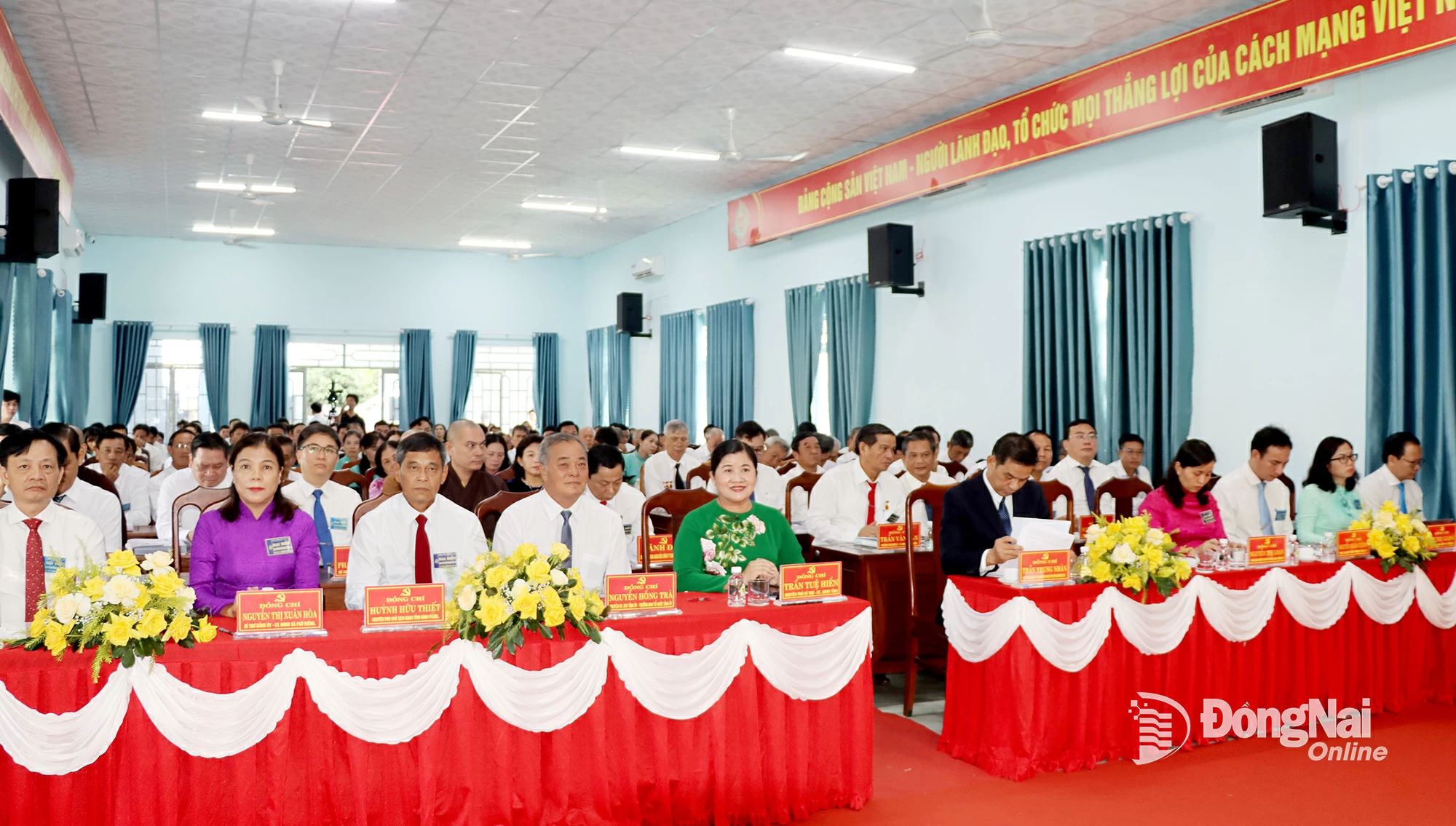 Delegates attending the Binh Tan Commune Party Congress for the 2025-2030 tenure. Photo: Thanh Mang