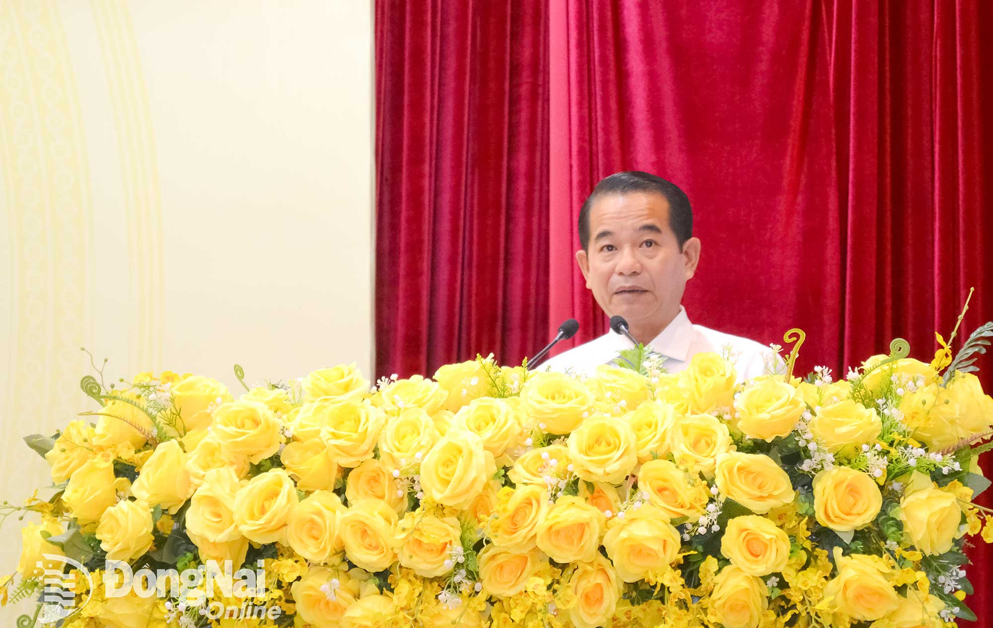 Deputy Secretary of the Dong Nai provincial Party Committee, Head of the Provincial Party Committee’s Organization Commission, and Secretary of the Party Committee of Provincial Party Agencies Thai Bao delivers a directive speech at the preparatory session. Photo: Phuong Hang