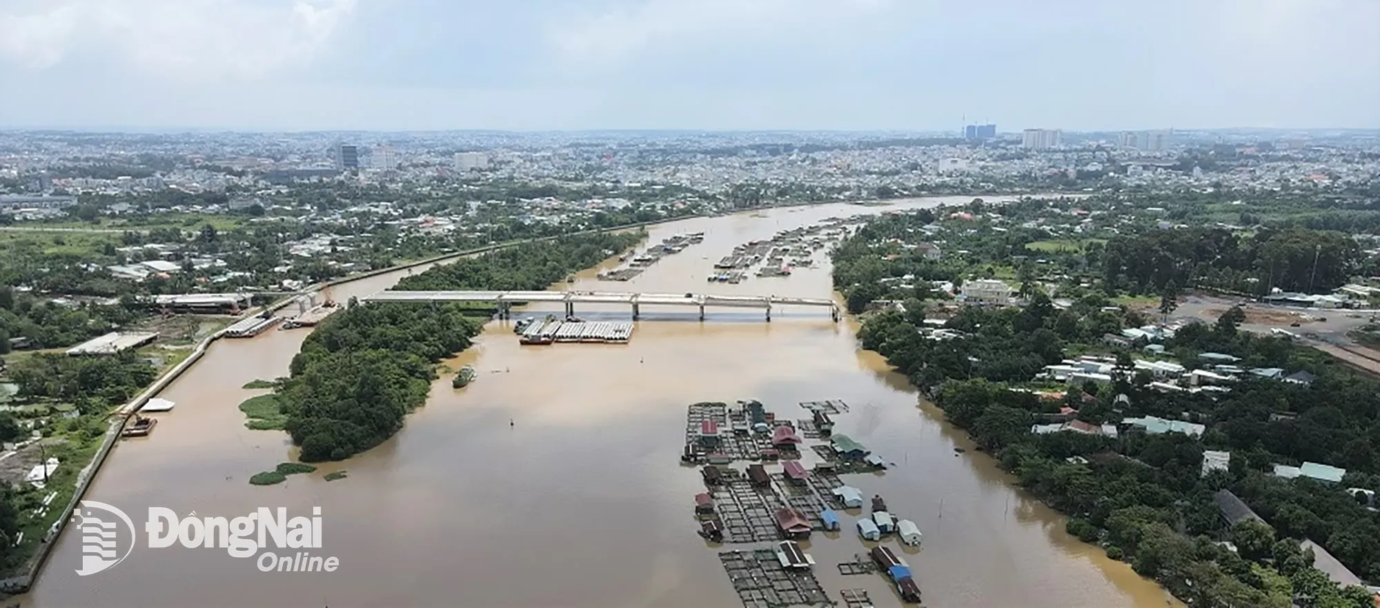 2 Construction of Thong Nhat bridge, a key component of Bien Hoa central axis road project