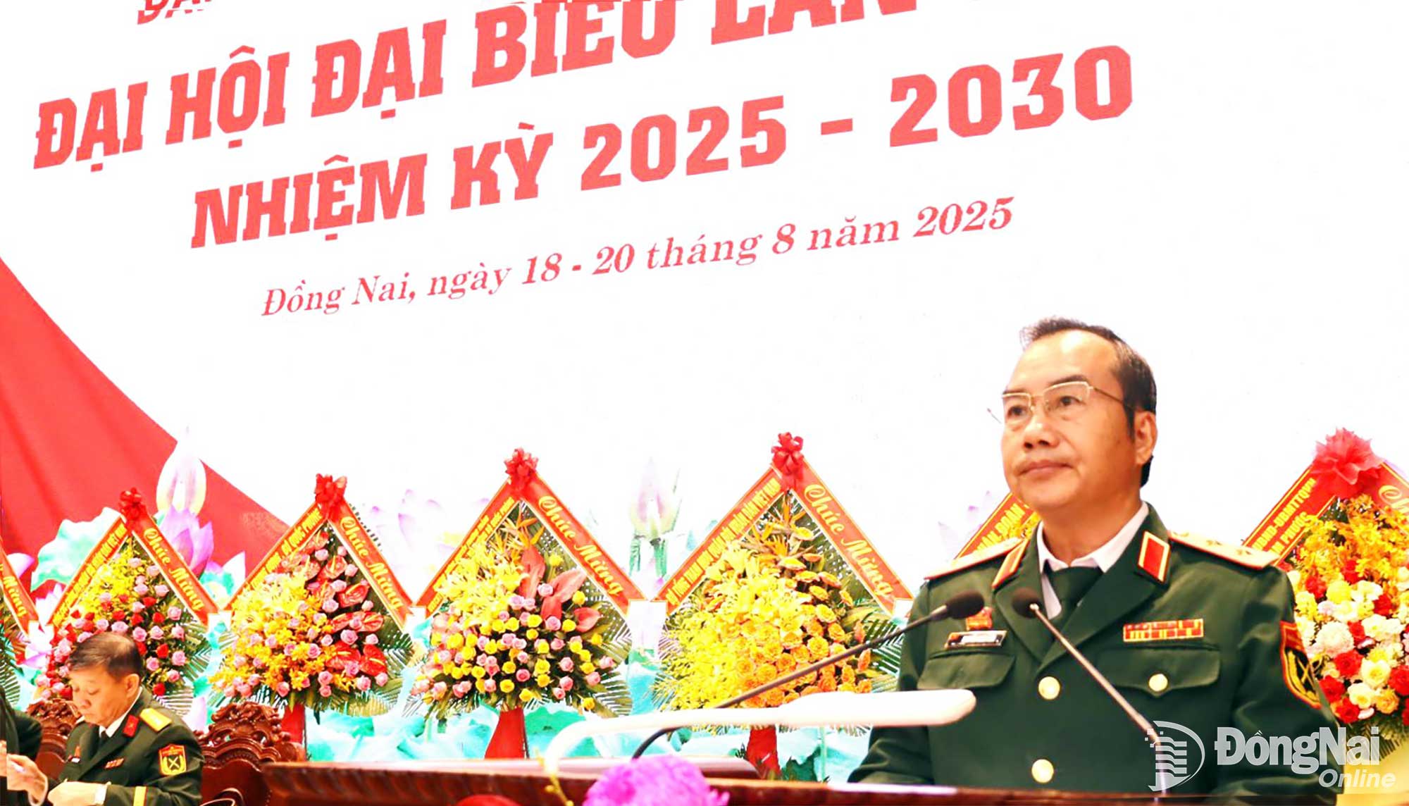 Lieutenant General Nguyen Xuan Son, Secretary of the Party Committee and Political Commissar of Army Officer Training School No.2, delivers the opening speech. Photo: Nguyet Ha

