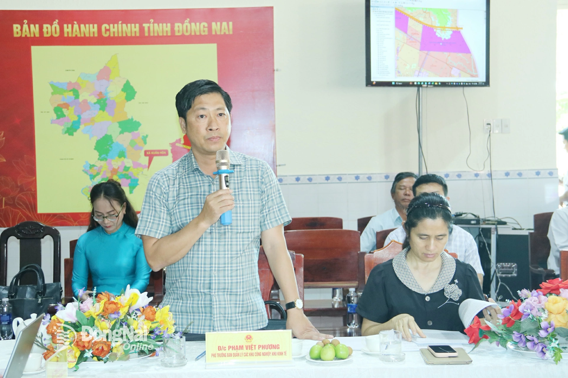 Deputy Head in charge of Dong Nai Industrial Parks and Economic Zones Authority Pham Viet Phuong shares at the workshop. Photo: Vuong The