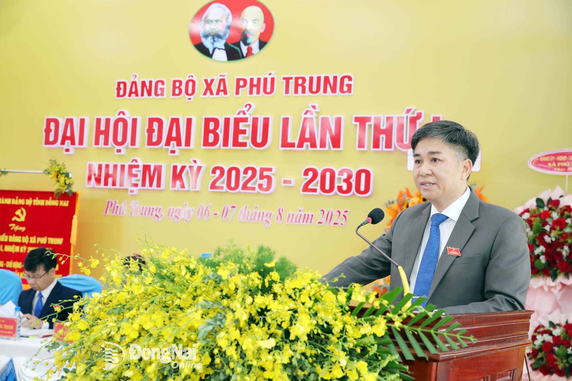 Đồng chí Phạm Kim Trọng, Bí thư Đảng ủy xã Phú Trung phát biểu bế mạc đại hội. Ảnh: Trương Hiện