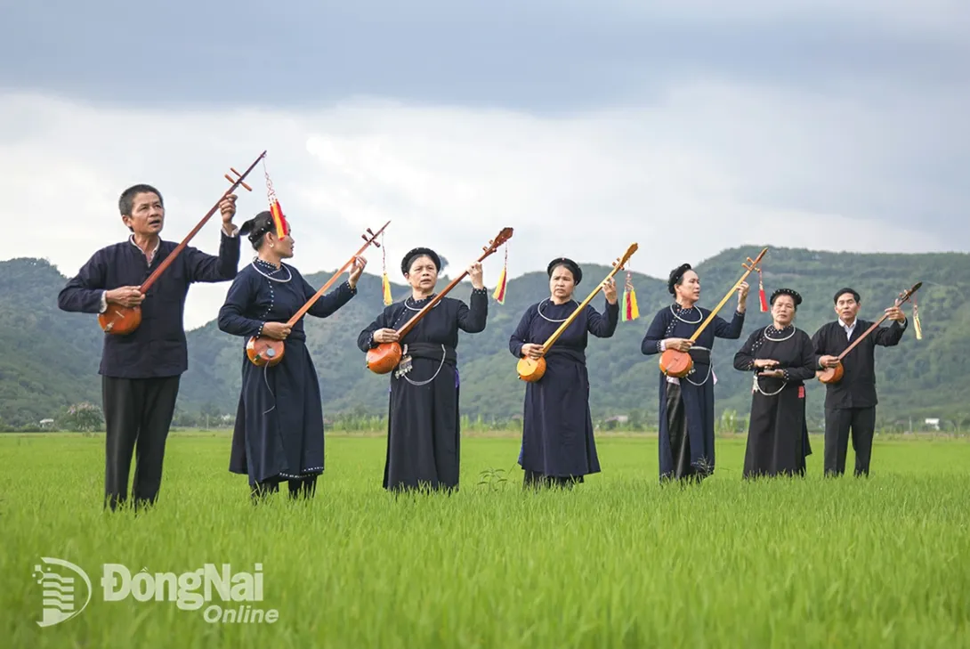 Then Singing and Tinh Musical Instrument” model of the Tay and Nung ethnic people in Thanh Son commune, Dong Nai province, contributes to improving the spiritual life of local residents. Photo: Quoc Van