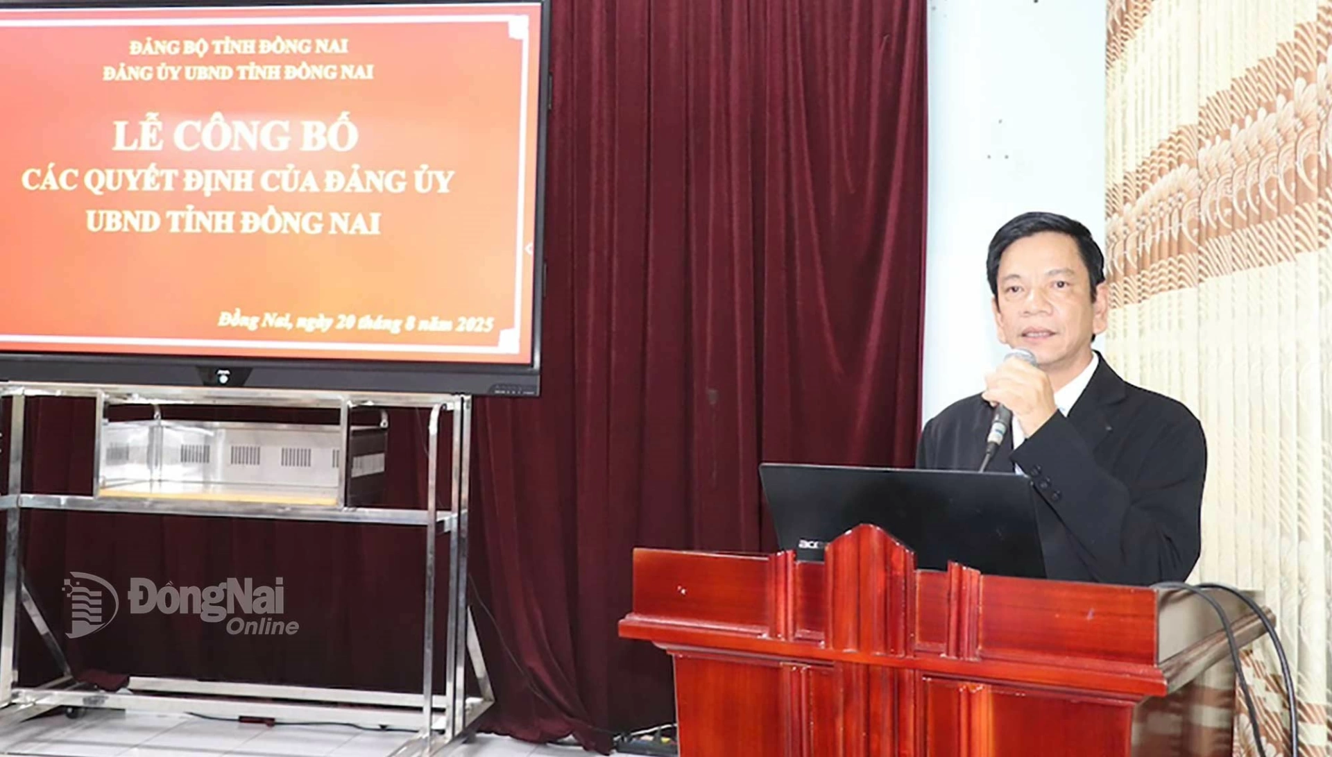 Nguyen Van Toan, Secretary of the Party Committee and Chairman of the University Council of Dong Nai University, delivers a speech upon assuming his new role. Photo: Hai Yen