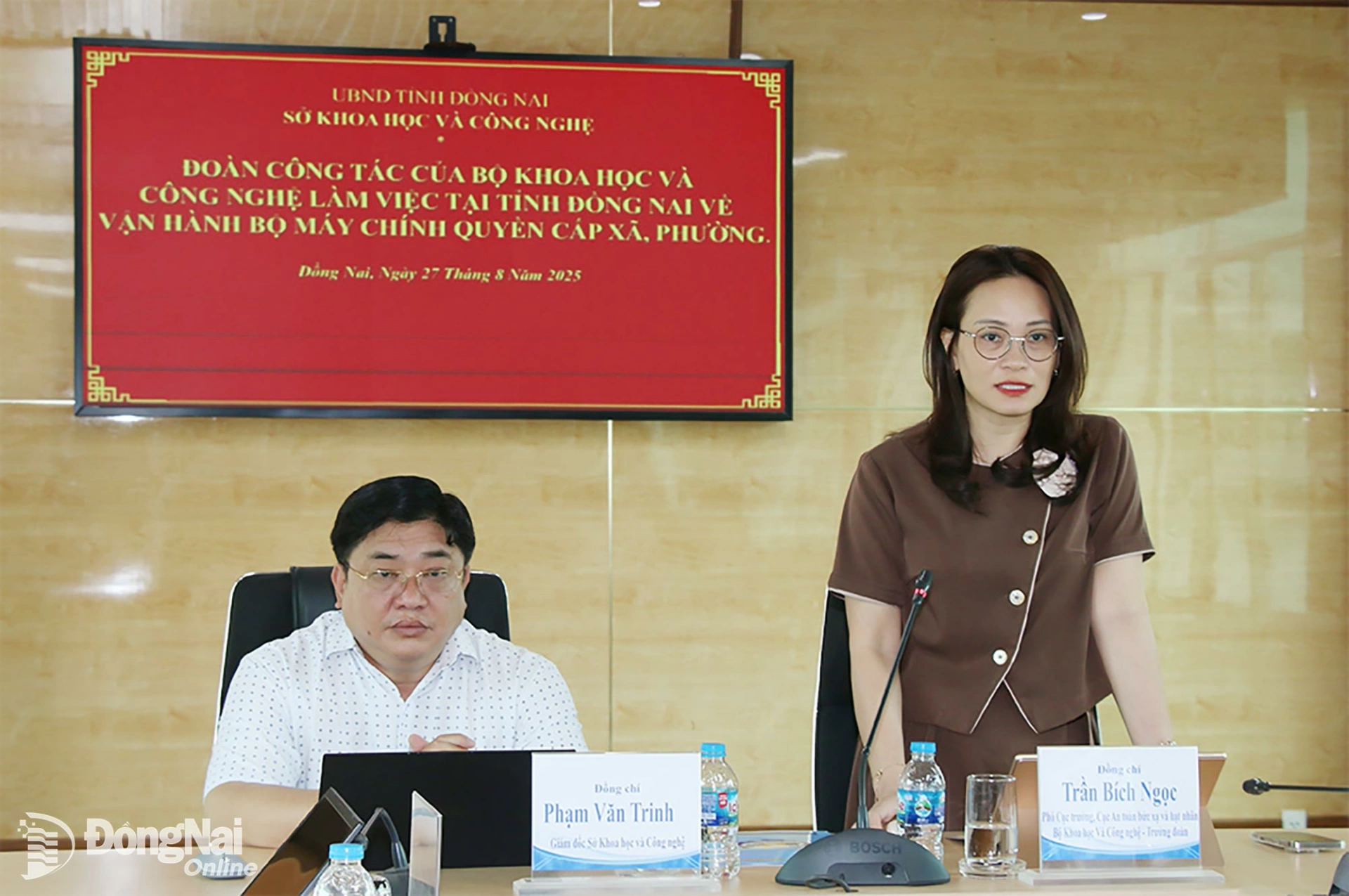 Tran Bich Ngoc, Deputy Director of the Vietnam Agency for Radiation and Nuclear Safety under the Ministry of Science and Technology, speaks at the working session. Photo: Hai Quan