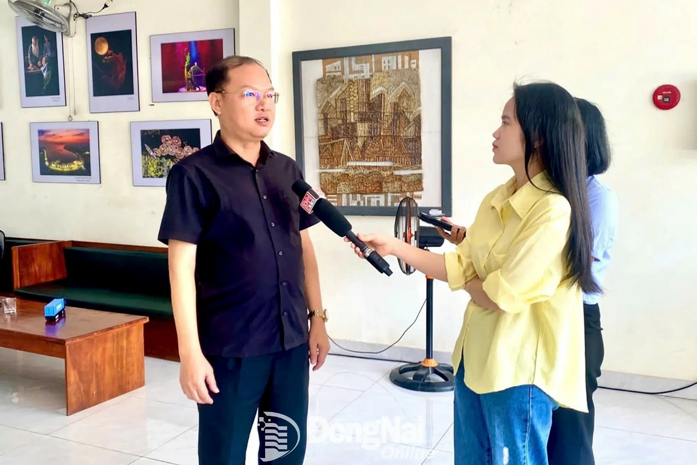  Pham Hien, Vice Chairman of Dong Nai Province Literature and Arts Association, in an interview with Dong Nai Newspaper and Radio, Television, speaks about the spirit of solidarity and enthusiasm of writers and artists in creating works after the provinces merger