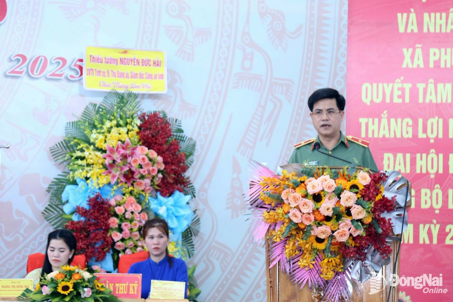 Major General Nguyen Duc Hai, Member of the Standing Committee of the Provincial Party Committee and Director of the Dong Nai Provincial Public Security, delivers his directive speech at the congress. Photo: Huyen Anh