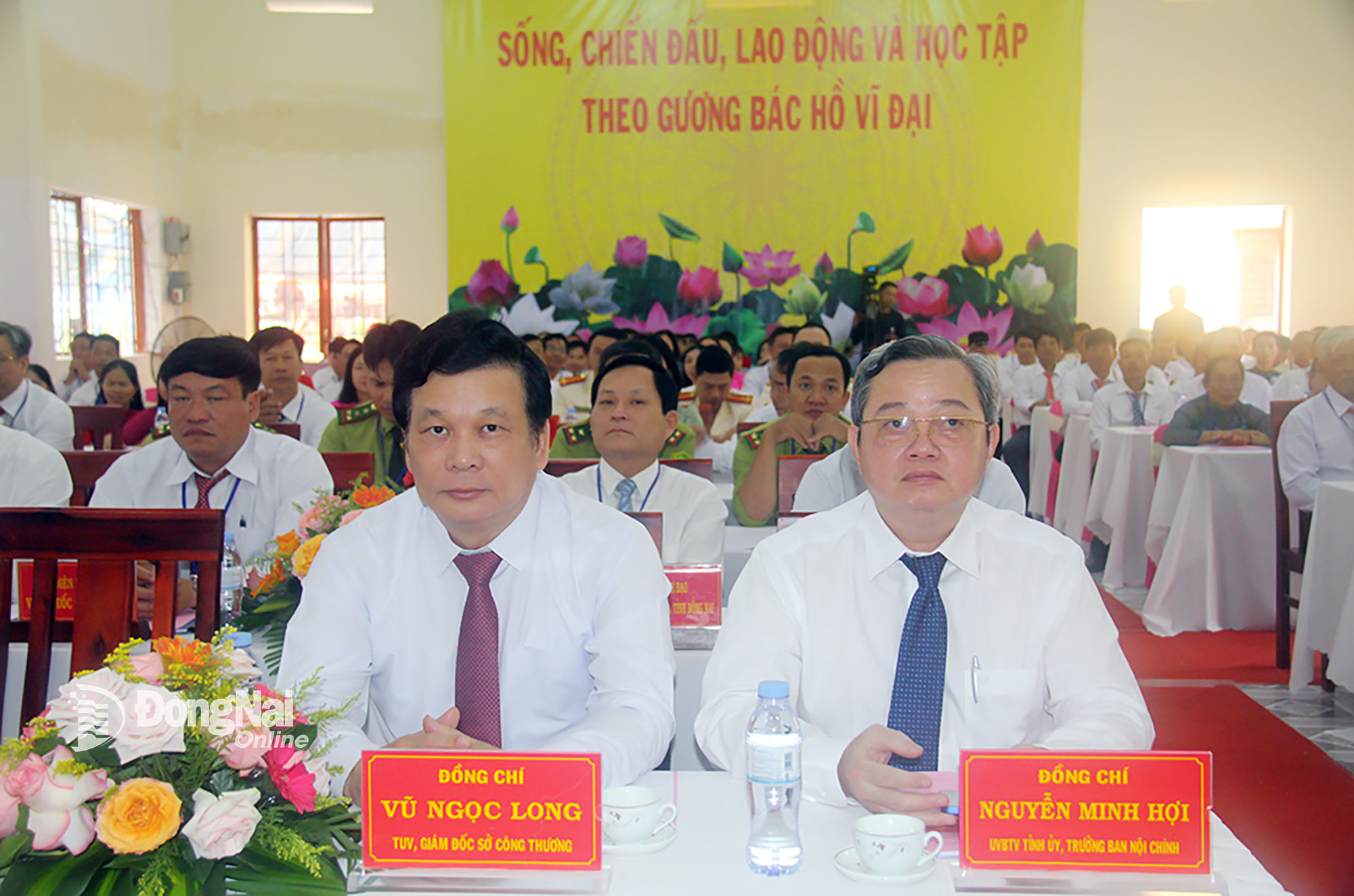 Member of the Standing Committee of the Provincial Party Committee and Head of the Provincial Party Committee’s Internal Affairs Commission Nguyen Minh Hoi; Member of the Provincial Party Committee and Director of the Dong Nai Department of Industry and Trade Vu Ngoc Long attended the congress. Photo: Hai Quan
