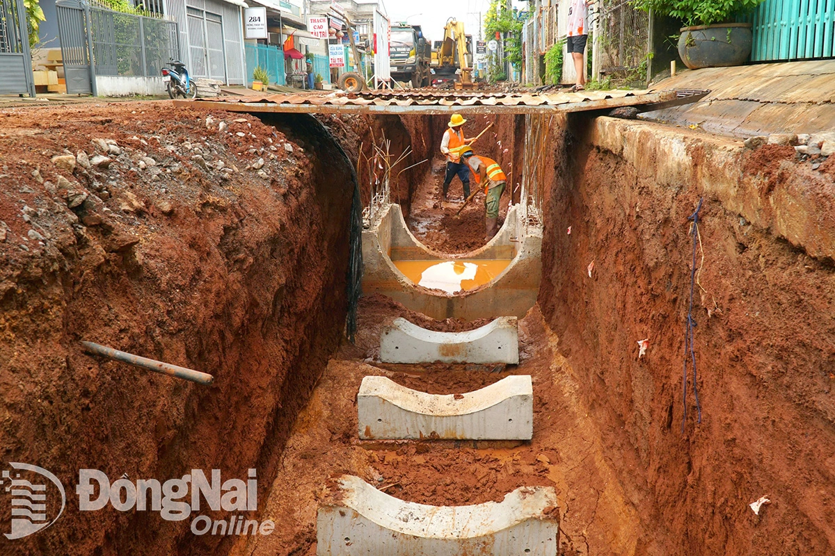 Dự án Chống ngập trên đường Hồng Thập Tự (phường Long Khánh) vừa được khởi công. Ảnh: Minh Hạnh
