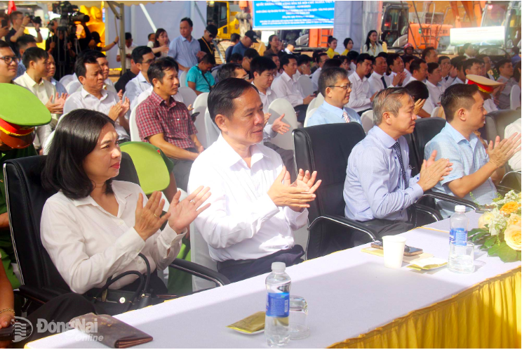 Leaders of departments, agencies, and localities attend the ceremony. Photo: Hai Quan