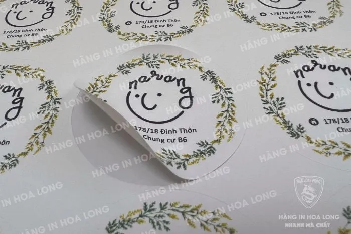 In tem nhãn dán theo yêu cầu tại Hoa Long.