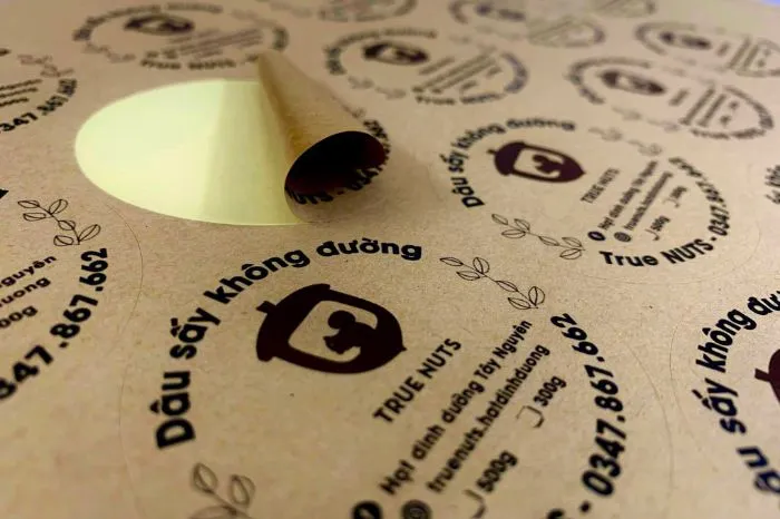 In tem nhãn giá rẻ tại Hà Nội.