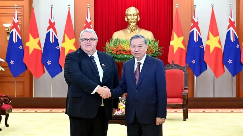 On the afternoon of August 28, at the Headquarters of the Communist Party of Viet Nam Central Committee, Party General Secretary To Lam receives Speaker of the New Zealand House of Representatives Gerry Brownlee, who pays an official visit to Viet Nam from August 27 to 31, 2025. (Photo: DANG KHOA)