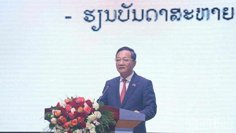 Đại sứ Nguyễn Minh Tâm phát biểu tại buổi lễ.( Ảnh: Hải Tiến)