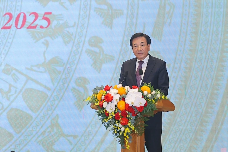 Bộ trưởng, Chủ nhiệm Văn phòng Chính phủ Trần Văn Sơn phát biểu tại buổi gặp mặt - Ảnh: VGP/Nhật Bắc