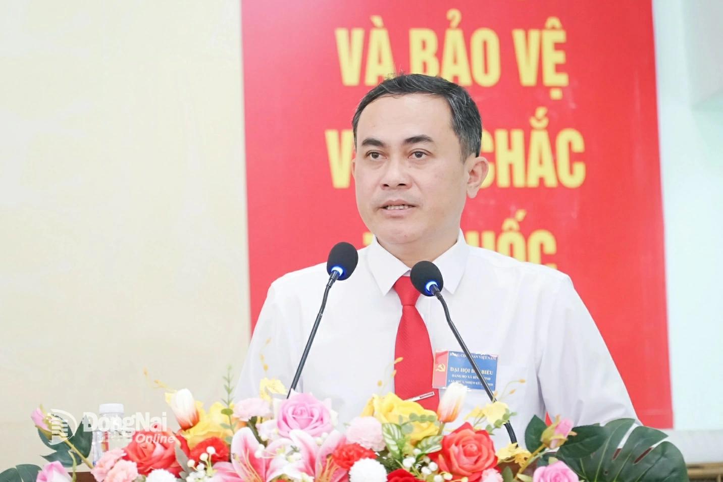 Member of the Provincial Party Committee Standing Committee, Vice Chairman of the Dong Nai Provincial Peoples Committee, Le Truong Son, gives a speech at the congress. Photo: Dang Hung
