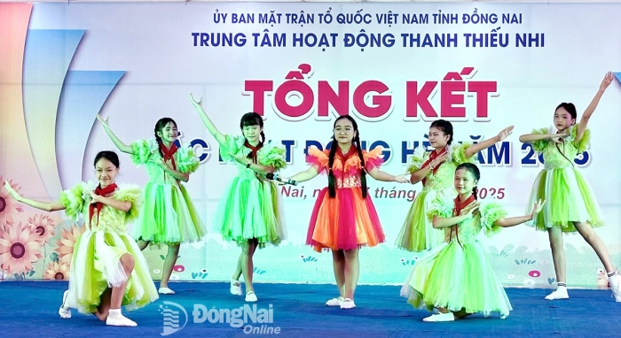 Trung tâm Hoạt động Thanh thiếu nhi tỉnh Đồng Nai tổng kết hè, trao quà cho thiếu nhi