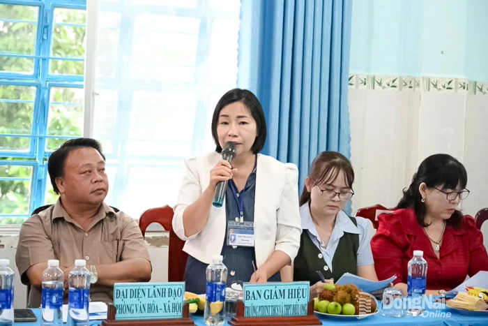 Phó Chủ tịch UBND tỉnh Đồng Nai Lê Trường Sơn kiểm tra cơ sở vật chất trường học tại Bù Đăng