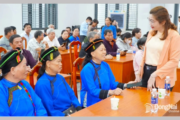 Nâng cao năng lực người có uy tín