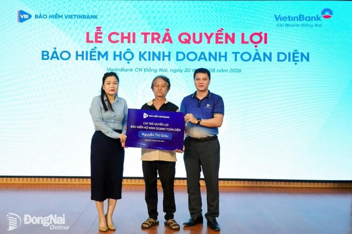 Bảo hiểm VietinBank - VBI chi trả gần 60 triệu đồng cho tiểu thương sau vụ cháy chợ Biên Hòa