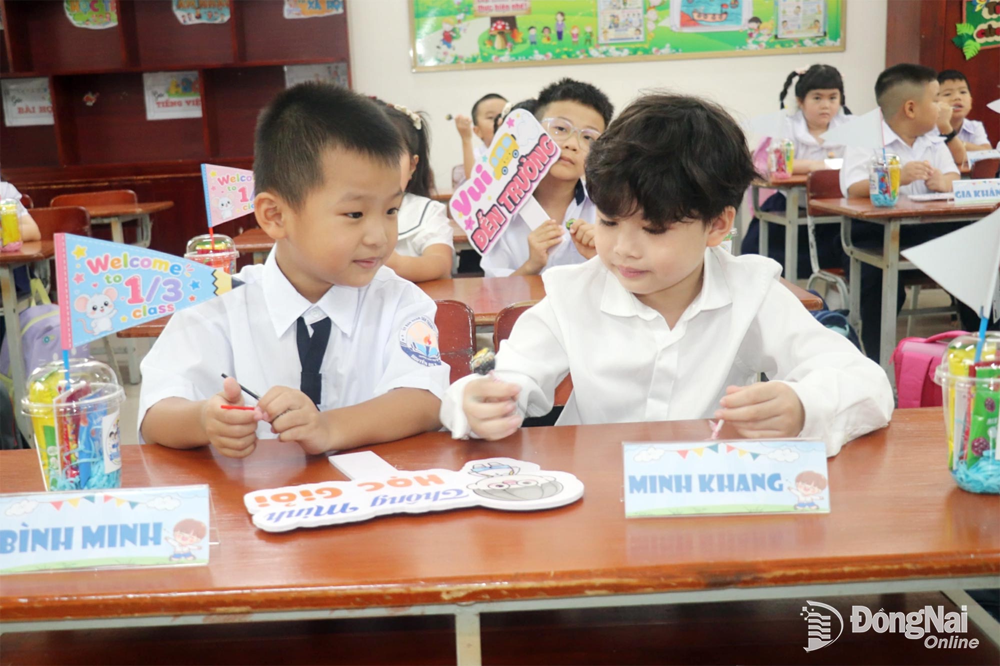 Teachers at Nguyen An Ninh Primary School make thorough preparations to welcome first-graders and create a friendly, happy atmosphere for them. Photo: H. Yen


