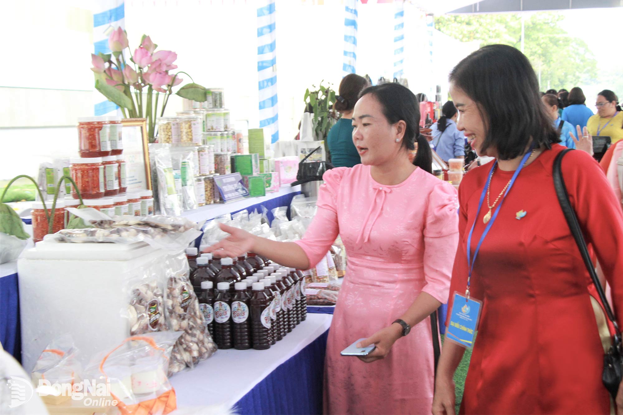 Womens startup products are displayed at an event organized by the Dong Nai Womens Union.

