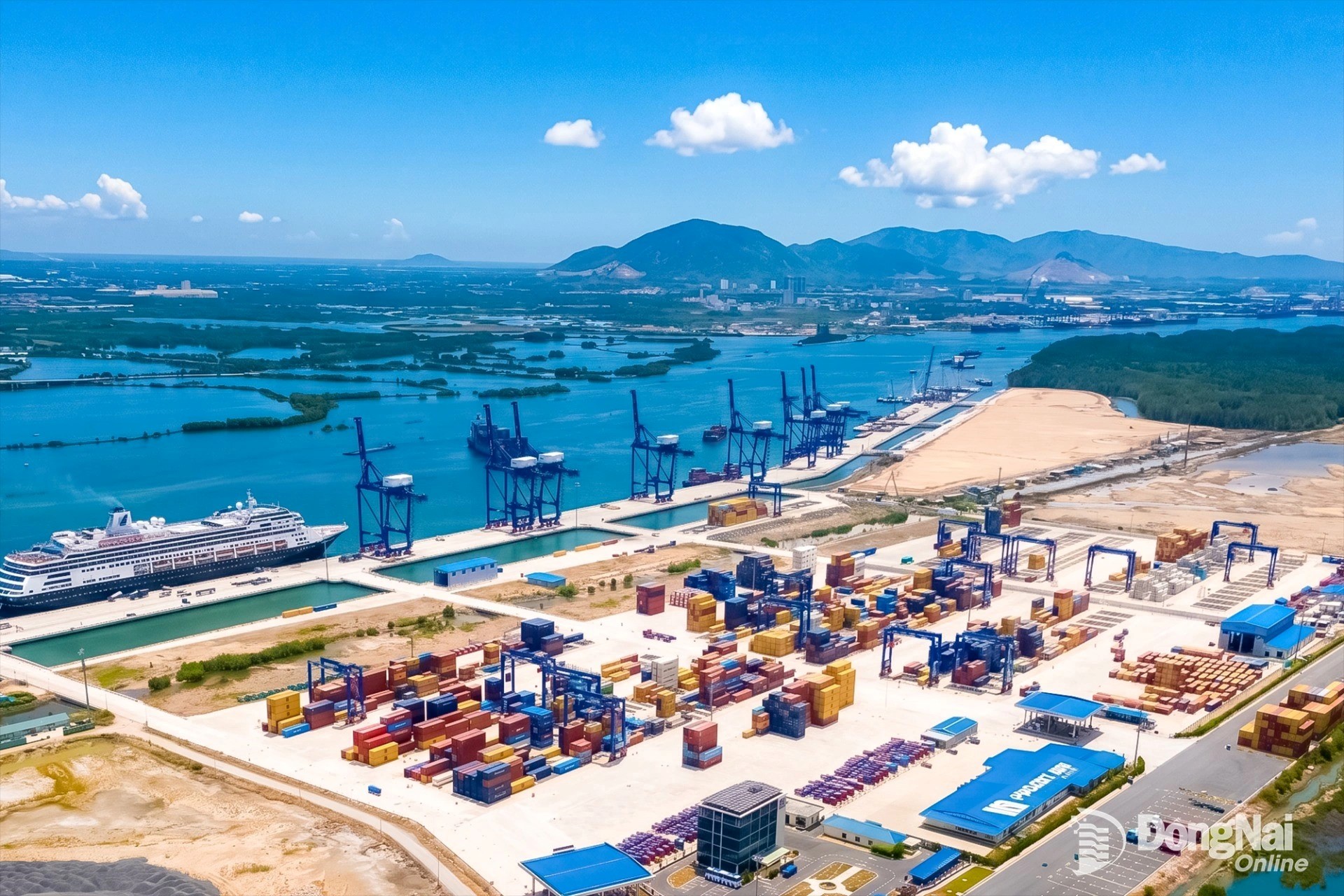 Phuoc An Port, a modern seaport in Dong Nai. Photo: Cong Nghia

