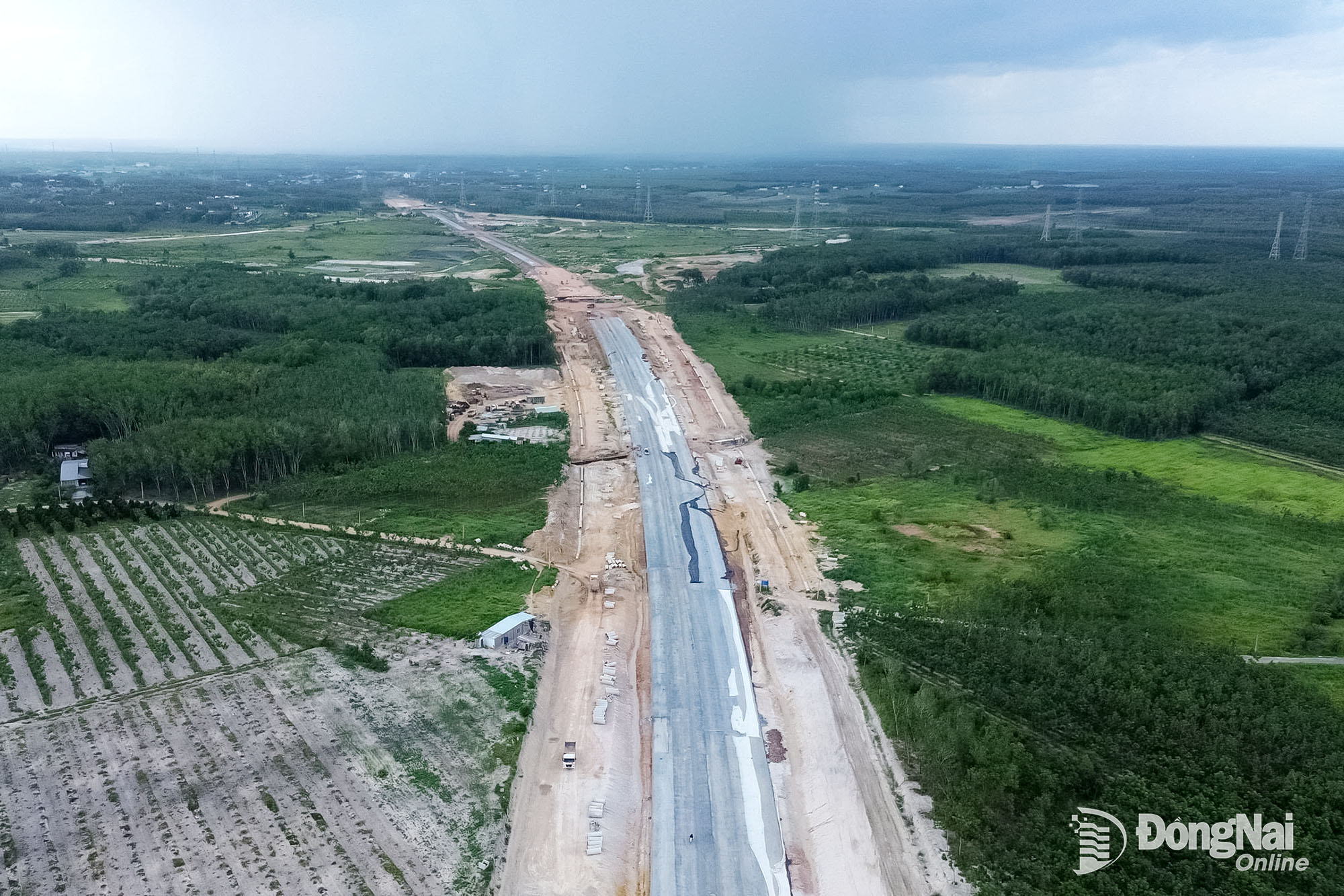An aerial view of the construction site of the Ho Chi Minh City – Thu Dau Mot – Chon Thanh Expressway in Chon Thanh Ward. Photo: XT

