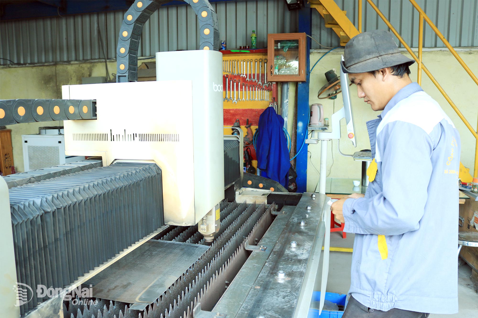 Sản xuất tại một doanh nghiệp tư nhân ở phường Trảng Dài.

